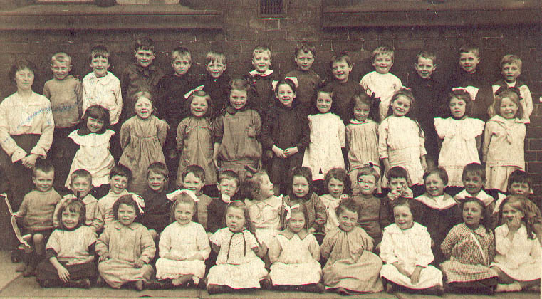ARNOTT_ST[1].School_class_circa_1914